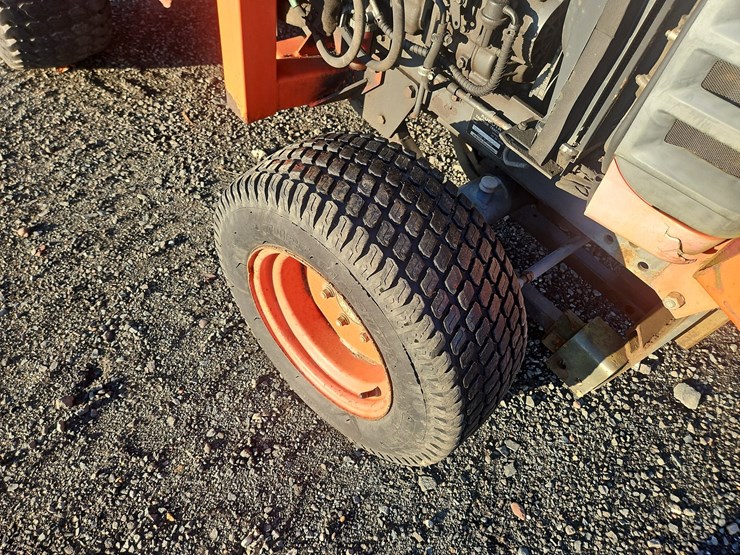 kubota-b2400-image-9