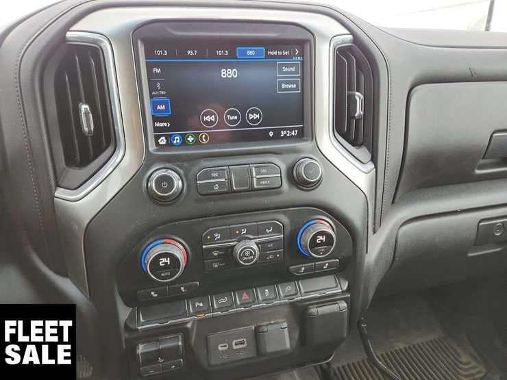 2021-chevrolet-silverado-2500hd-image-12