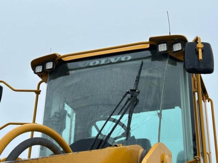 2012-volvo-l220g-image-45