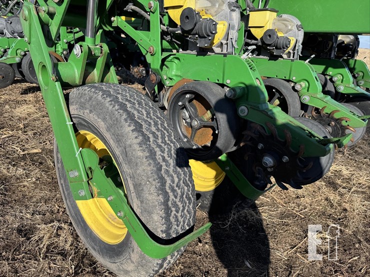 john-deere-1770-image-30