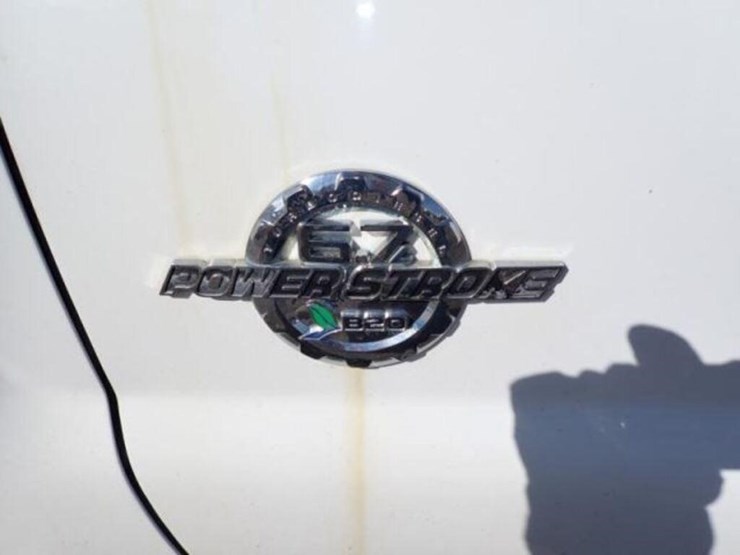 2016-ford-f350-xlt-image-19