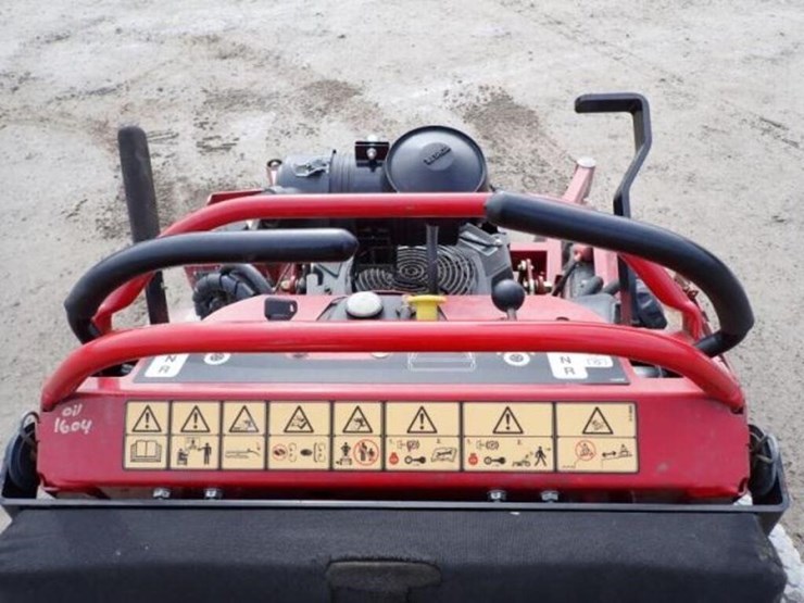 2014-toro-grand-stand-stand-on-mower-7458331400026-image-13