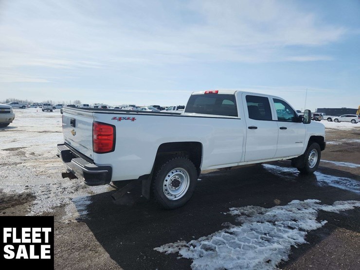 2015-chevrolet-silverado-3500hd-image-4