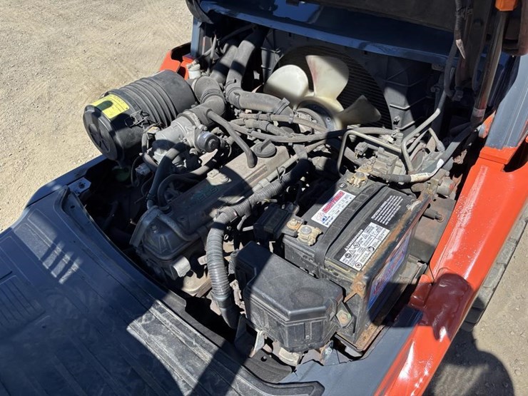 2017-toyota-8fgu30-image-28