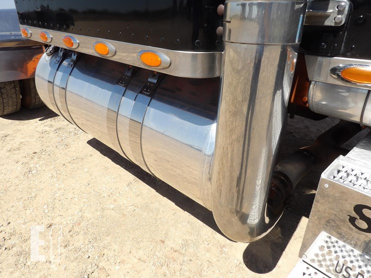 2008-peterbilt-389-image-20