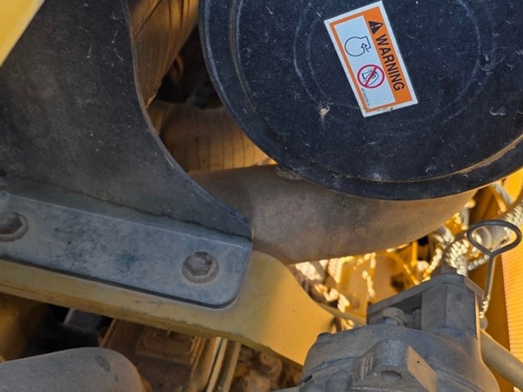 2005-caterpillar-d4g-xl-image-54