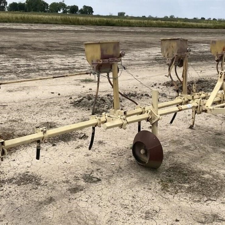 GANDY 3-Pt 8-Row 30" Baiter Bar