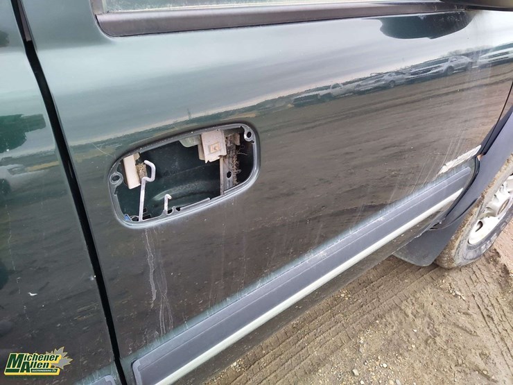 2003-chevrolet-silverado-2500-image-32