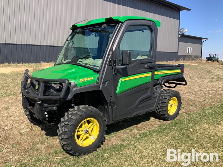 2020-john-deere-2020-image-1
