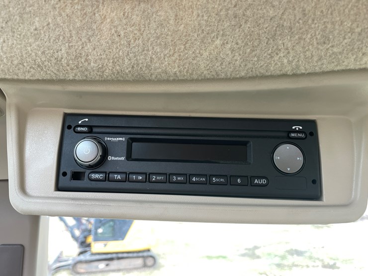 2019-john-deere-5090m-image-57