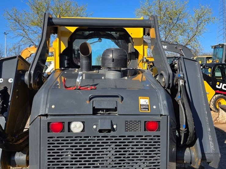 2023-deere-331g-image-21