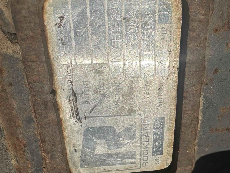 2021-deere-200-lc-image-11