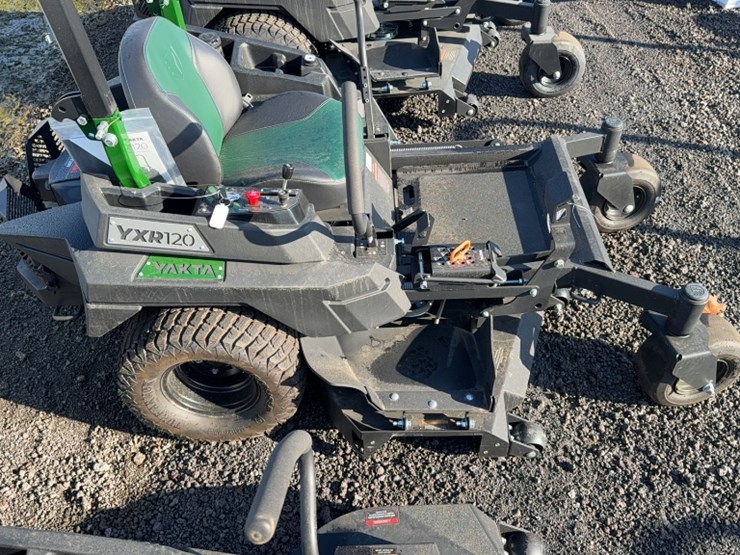 #4033-•-yakta-yxr-120-zero-turn-mower-image-7