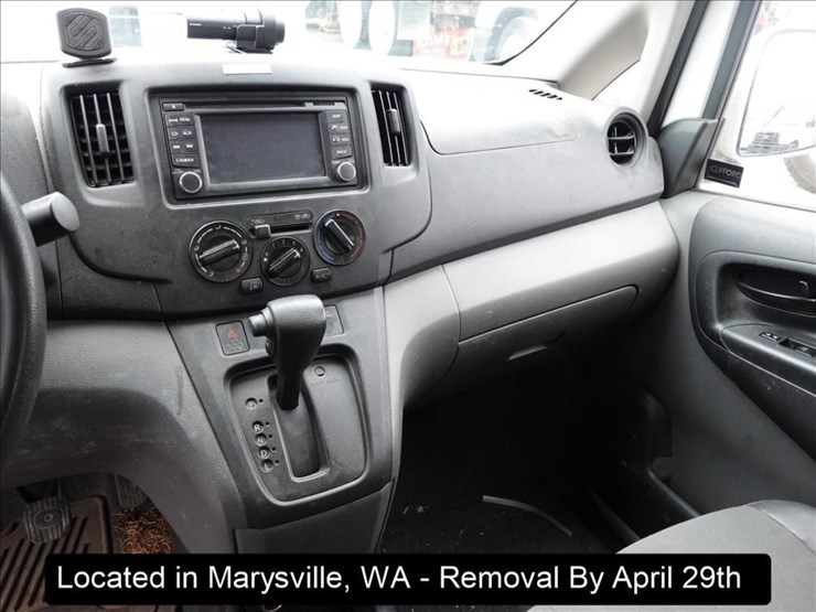 2014-nissan-nv200-image-5