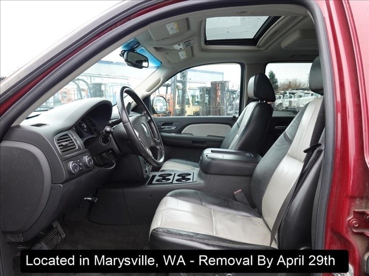 2007-chevrolet-suburban-image-4