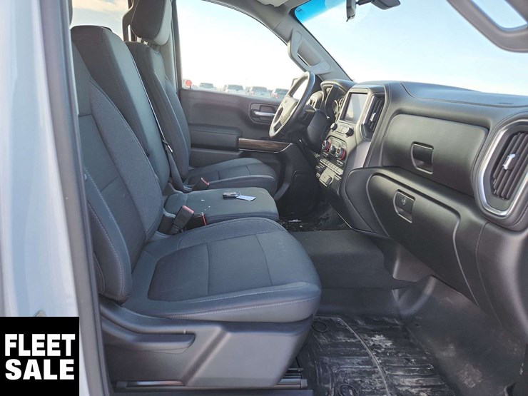 2019-chevrolet-silverado-1500-image-17