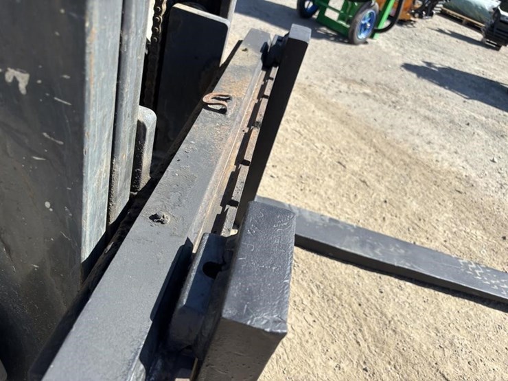 2007-nissan-mcp1f2a25lv-image-11