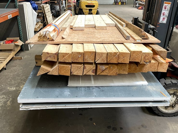 #2558-•-pallet-of-building-material-(columbia-heights,-mn)-image-15