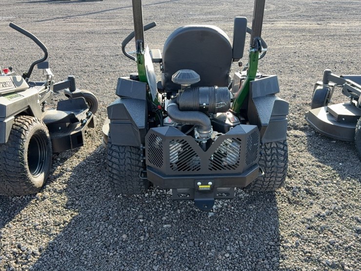 #4032-•-yakta-yxr-320-zero-turn-mower-image-9
