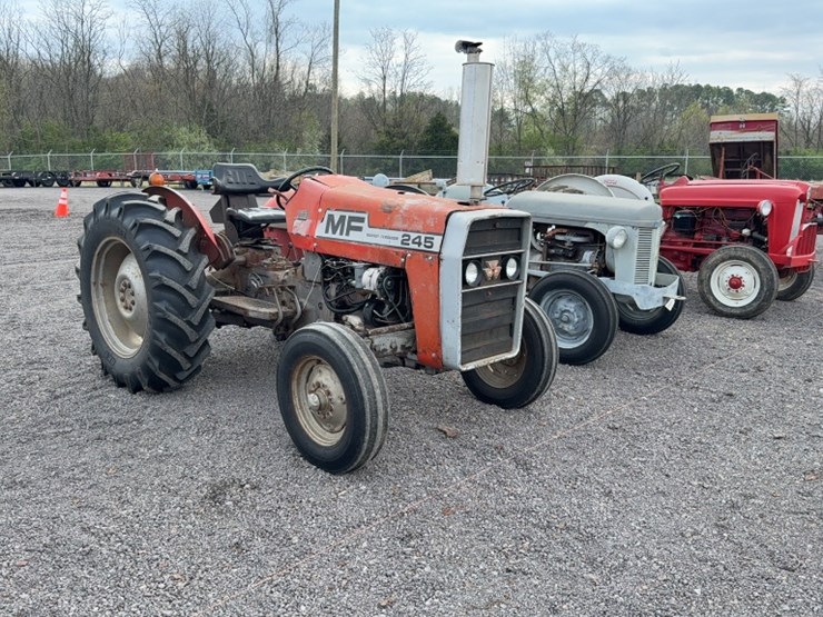 massey-ferguson-245-image-3