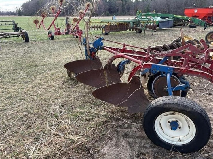 3-bottom-trailer-plow-image-2