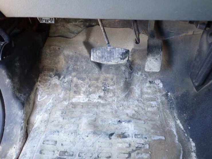 2016-ford-f350-xlt-image-14