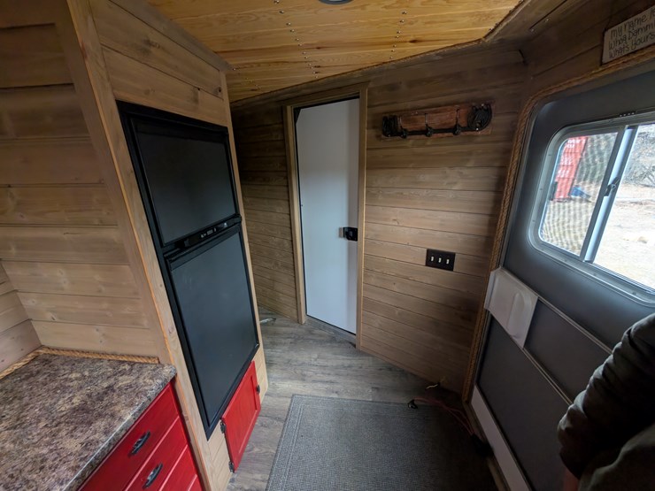 #282-•-2015-featherlite-29'-aluminum-gooseneck-horse-trailer-(wi-title)-(ridgeland,-wi)-image-38