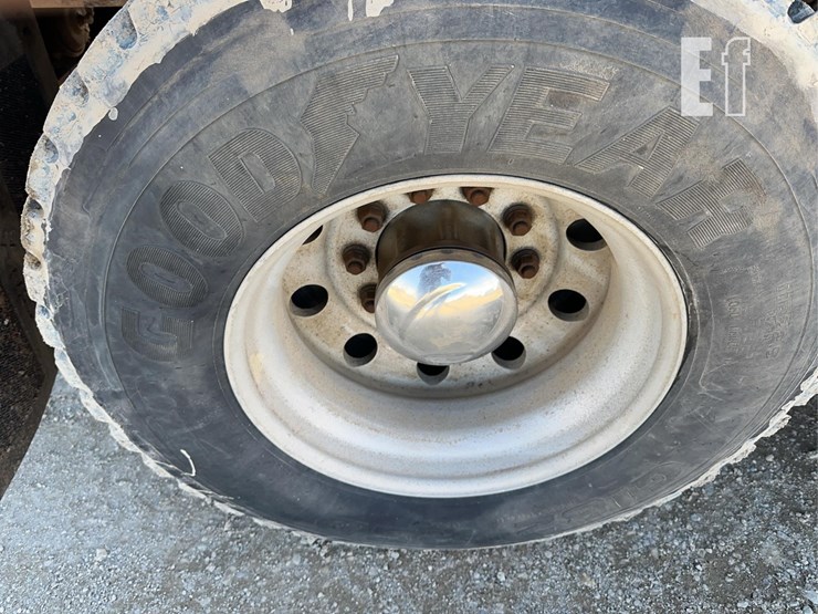 2005-kenworth-t800-image-11