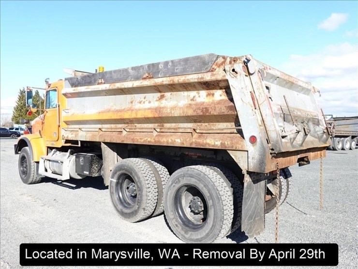 2000-freightliner-fld120-image-27