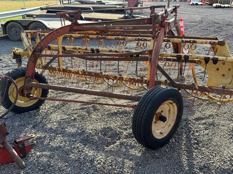 new-holland-256-image-3