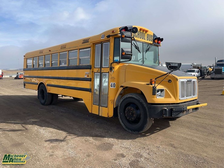 2006-freightliner-fs65-image-2