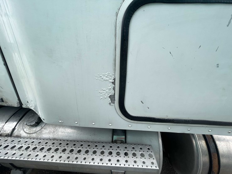 #238-•-2007-freightliner-semi-tractor-(title-in-delay)-(denmark,-wi)-image-18