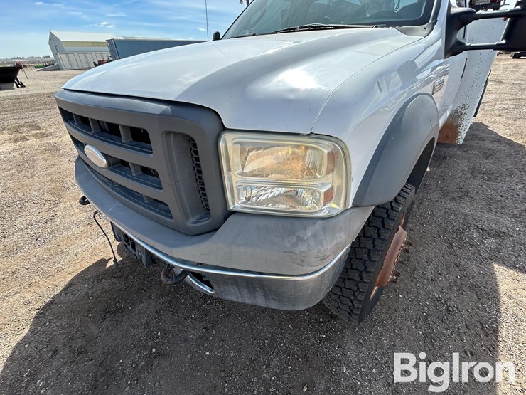 2005-ford-f550-image-13