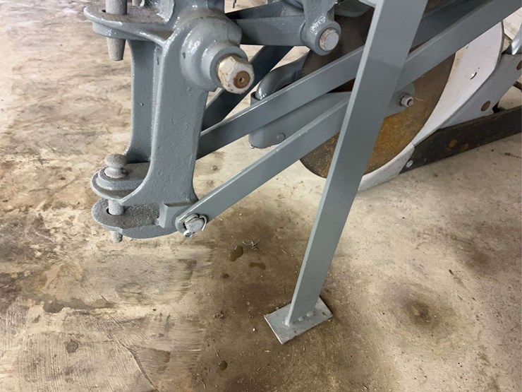 one-bottom-ferguson-plow-image-10