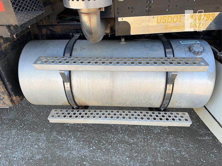 2005-kenworth-t800-image-19