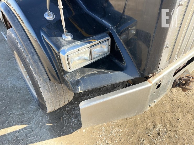 1999-kenworth-t800-image-26