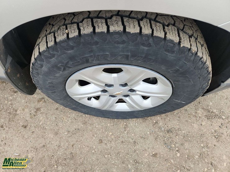 2011-chevrolet-traverse-ls-image-12