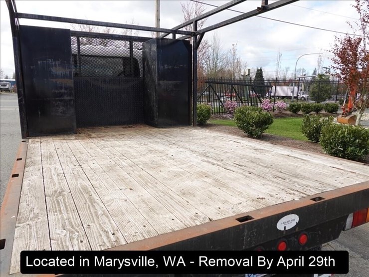 2017-isuzu-nqr-image-7