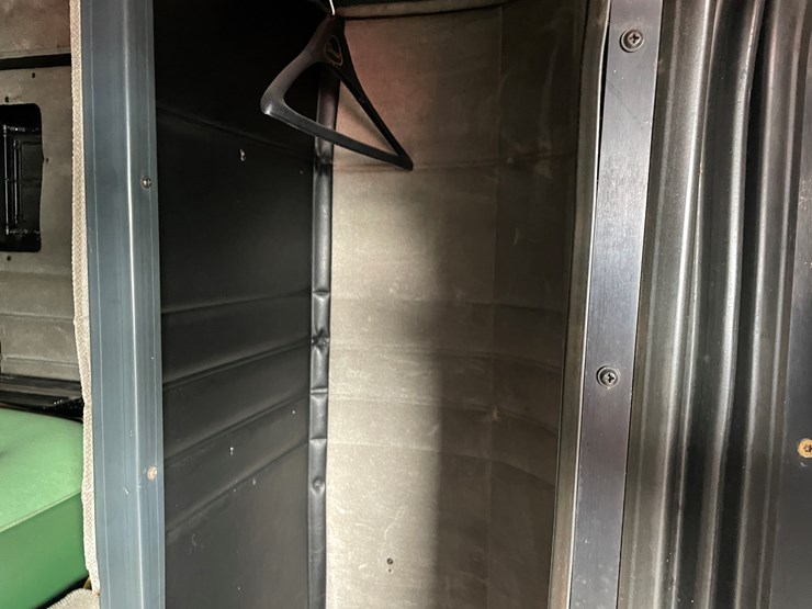 #246-•-1961-kenworth-truck-tractor-(has-nd-title)-(mora,-mn)-image-37