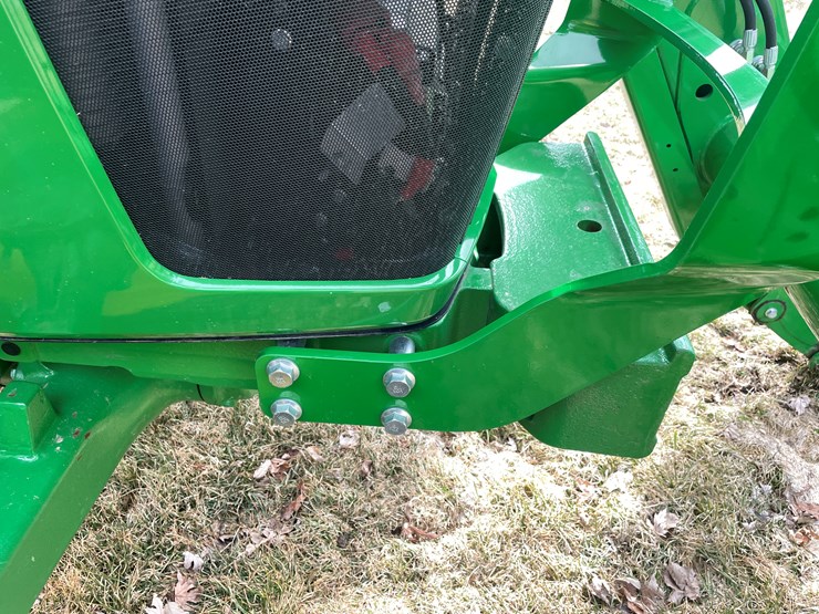 2019-john-deere-5090m-image-24