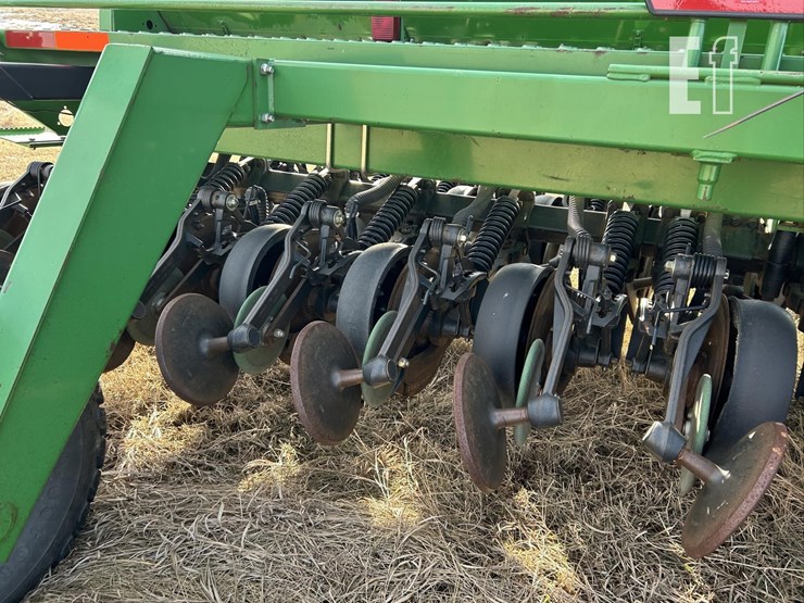 2004-john-deere-1590-image-49