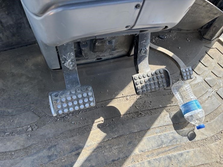 2003-challenger-mt855-image-12