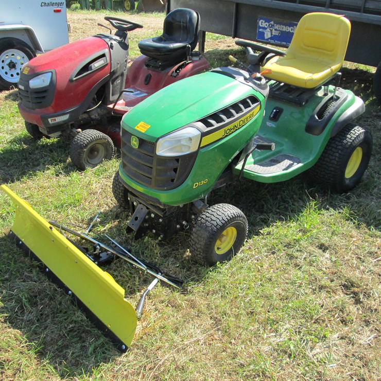 JOHN DEERE D130