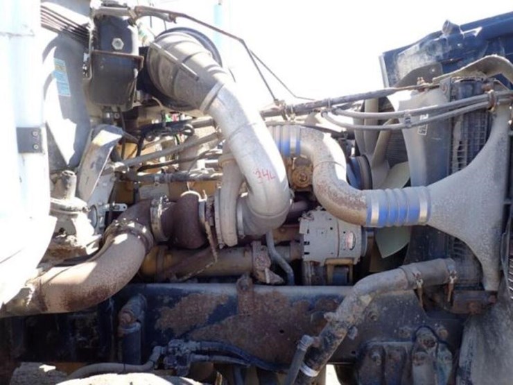 2001-freightliner-fld112-image-26