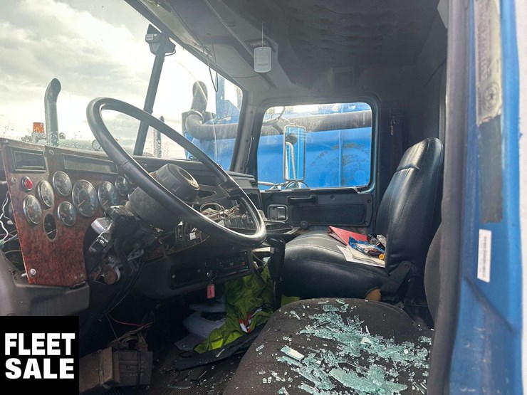 2005-western-star-4900-image-12