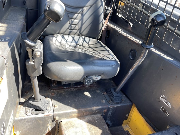 2006-new-holland-l170-image-21