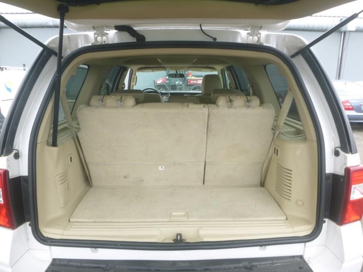 2015-ford-expedition-image-10