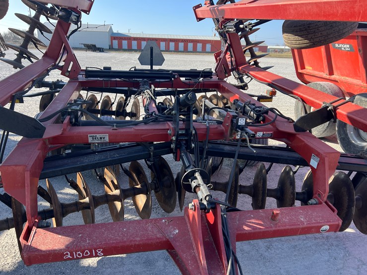 case-ih-340-image-3