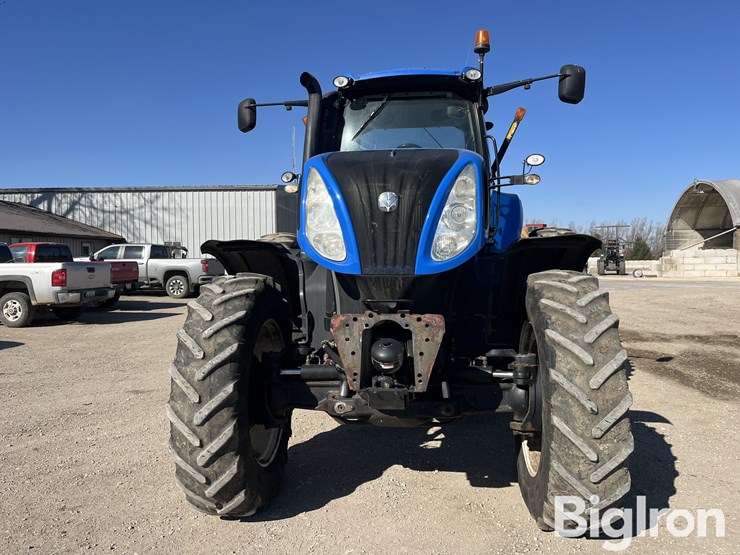 2014-new-holland-t8.275-image-2