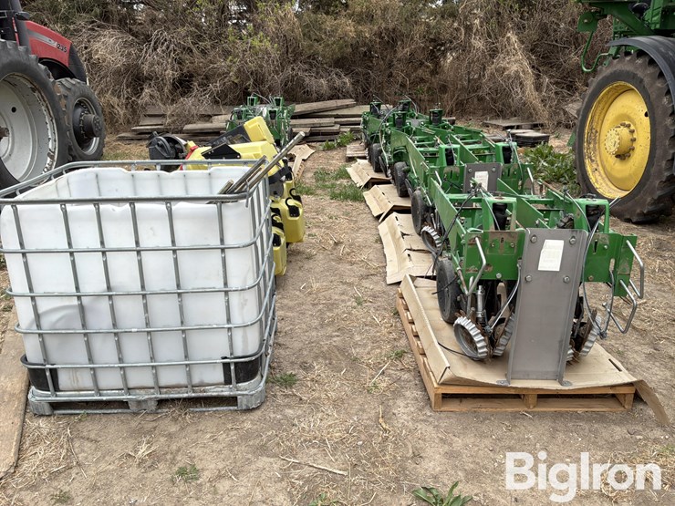 john-deere-12-image-2